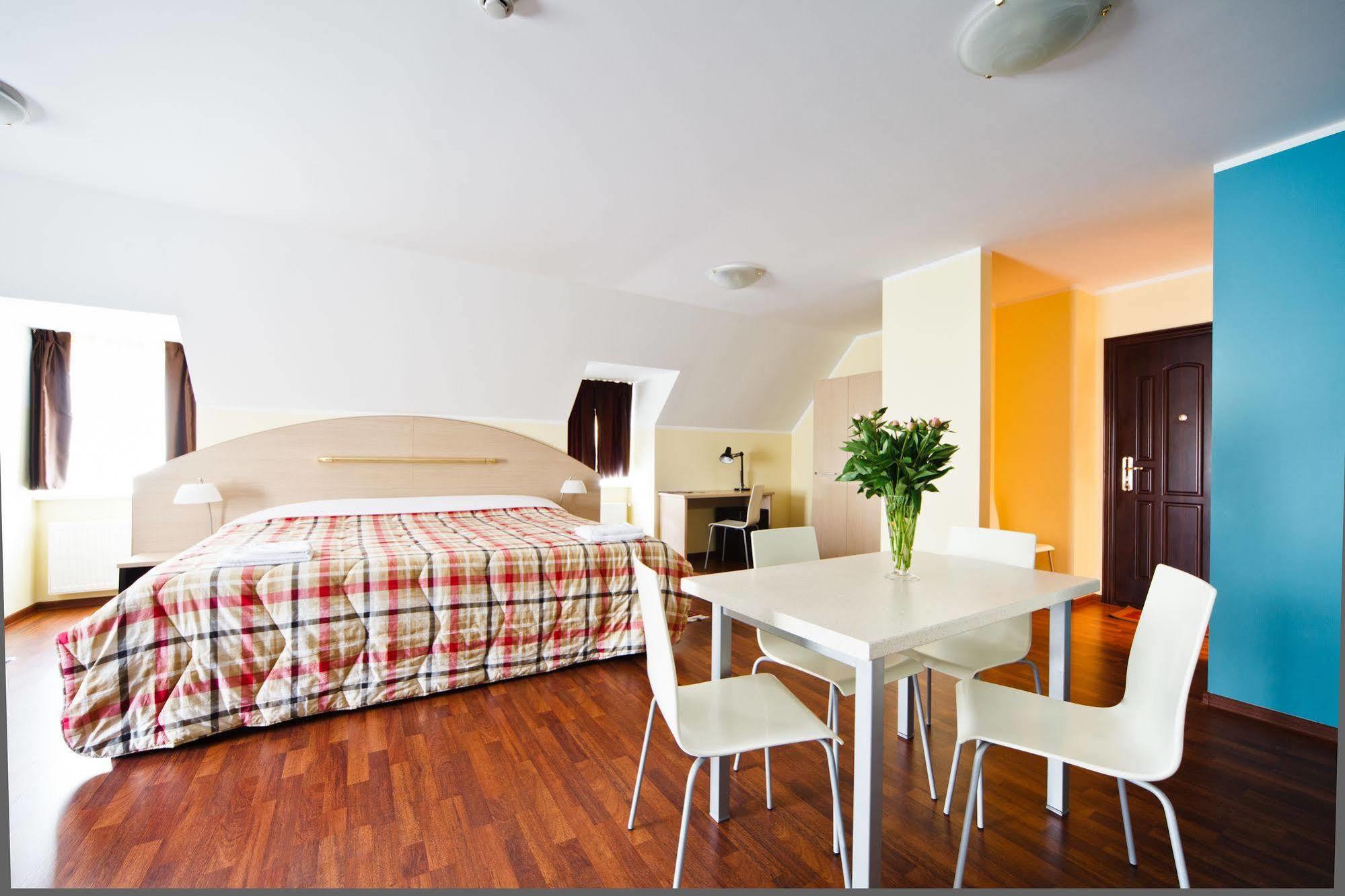 Aparthotel Autosole Riga Esterno foto