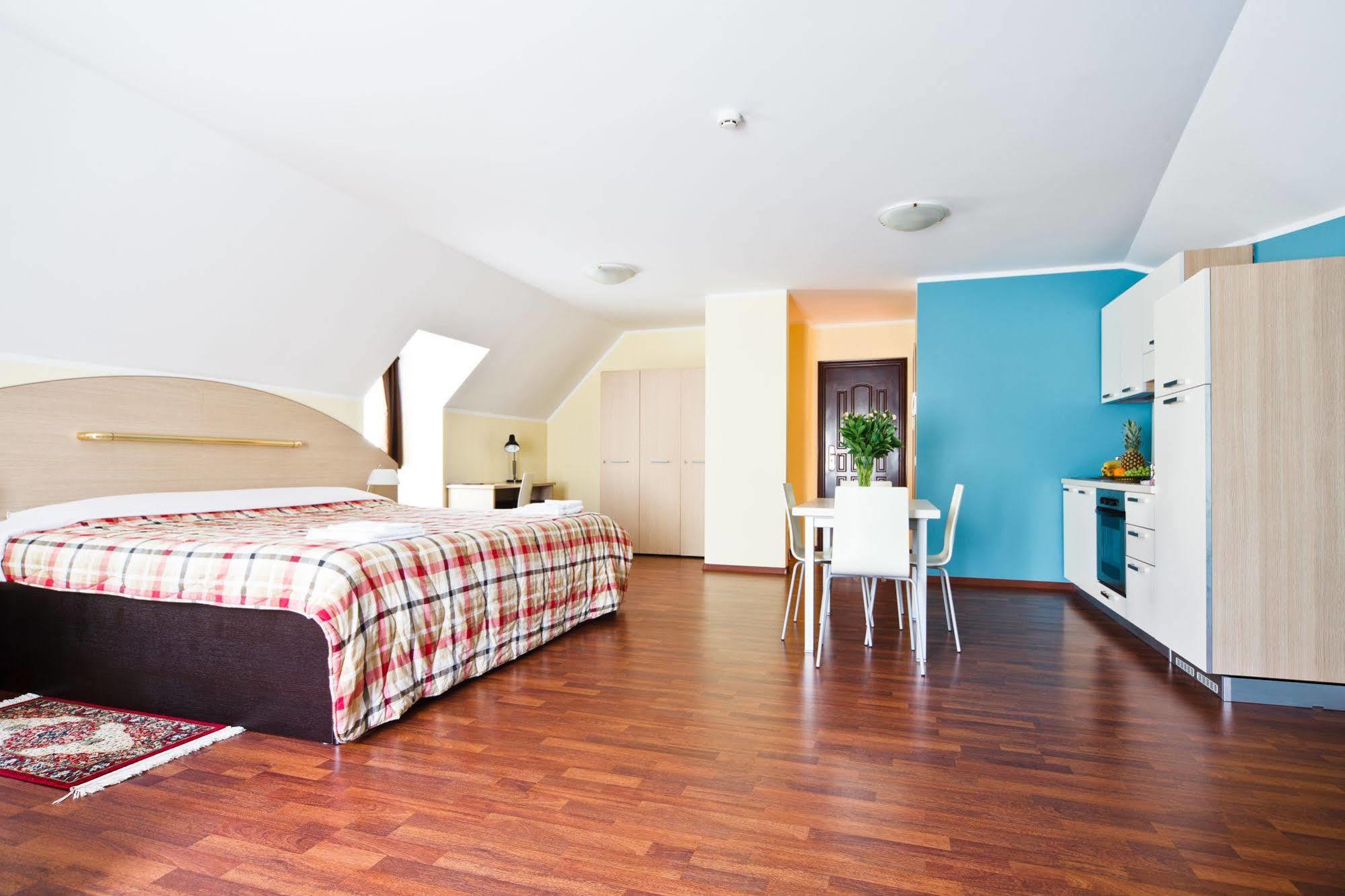 Aparthotel Autosole Riga Esterno foto